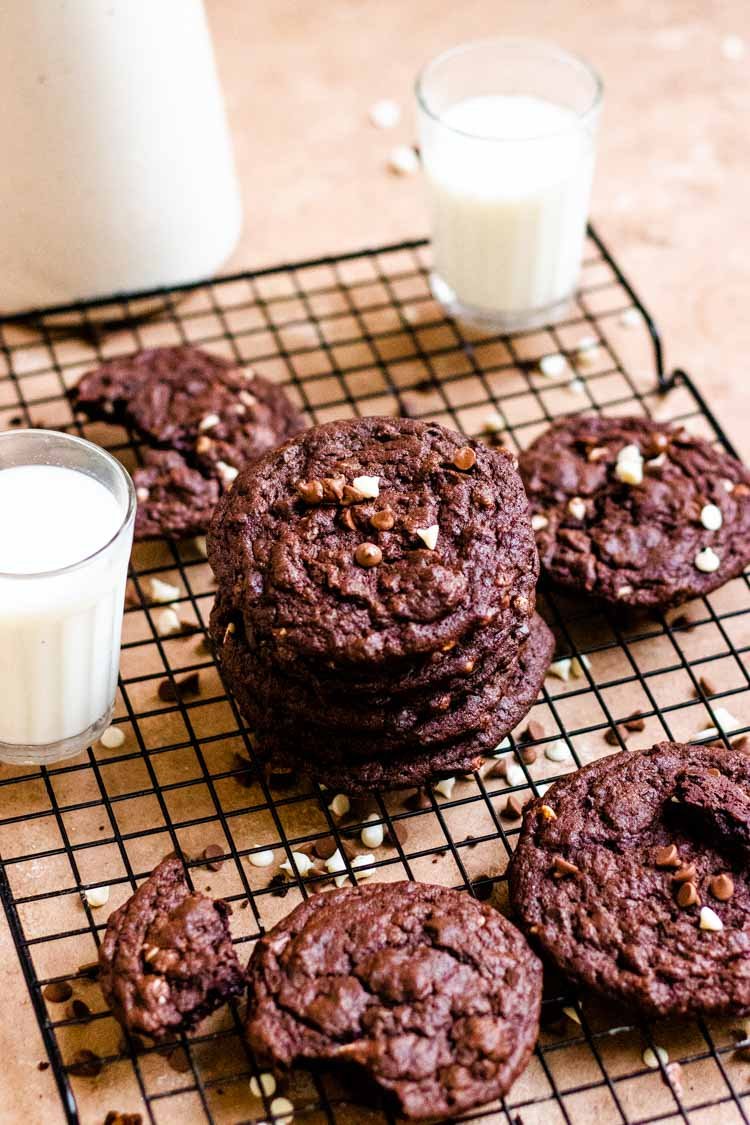 Cookies loaded with chocolate chips, Double chocolate chip cookies recipe