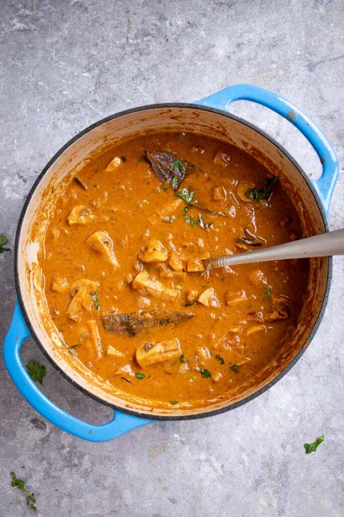 mushroom curry recipe, creamy mushroom curry in a dutch oven