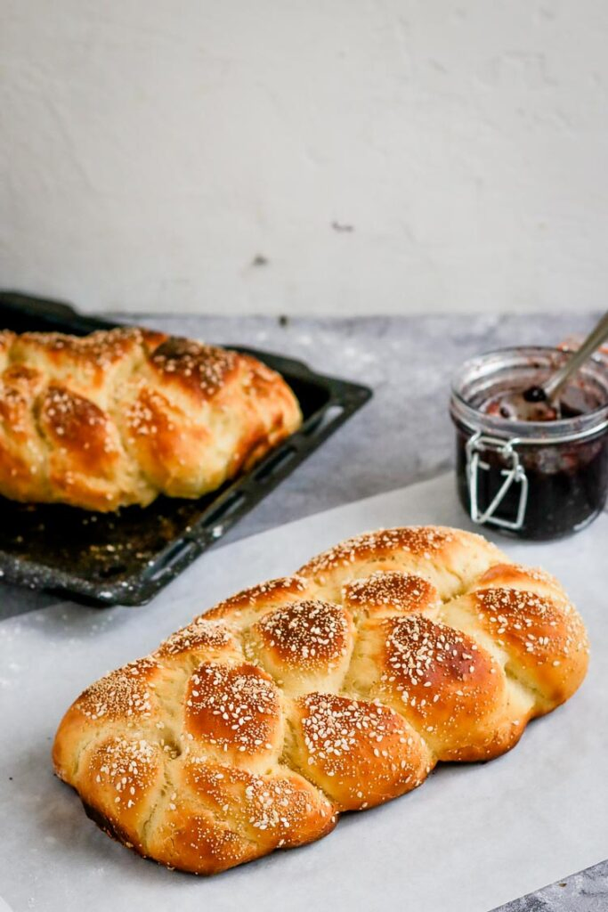 Jewish challah bread, Braided challah food photography
