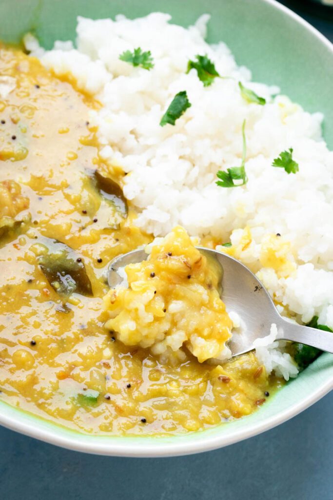 Paruppu kulambu, split pea curry recipe