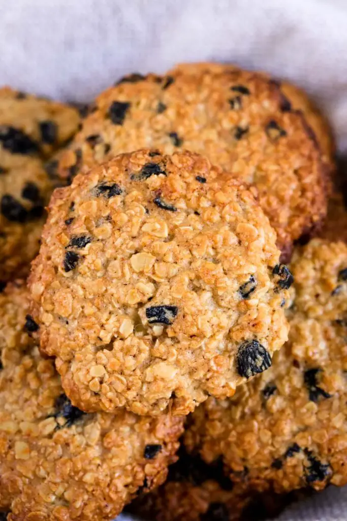 macro close up shot of oatmeal raisin cookie easy